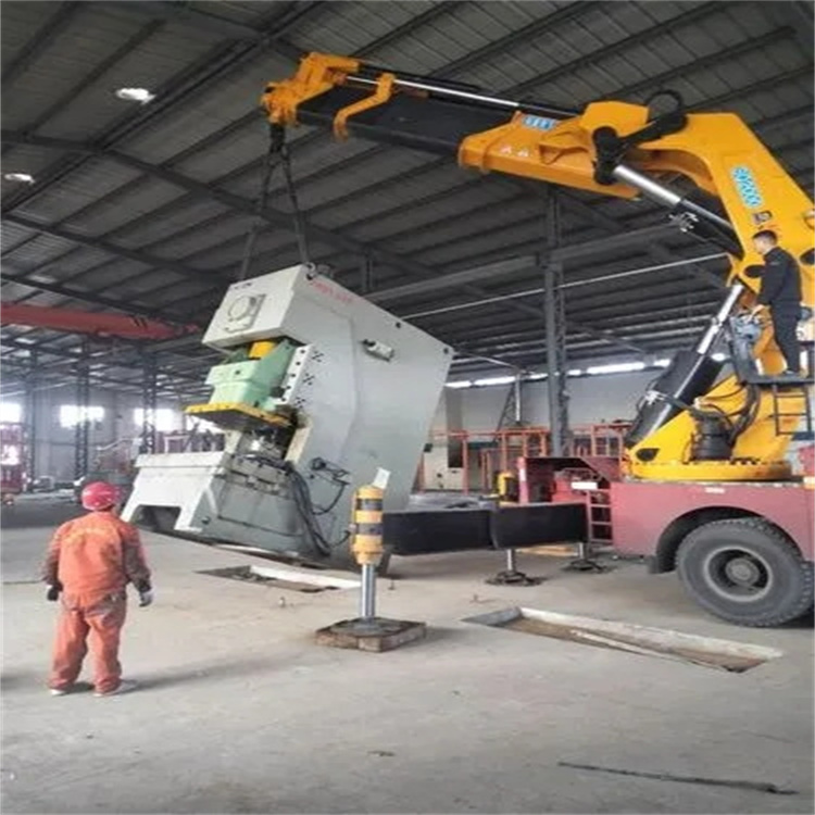 江阳80吨折臂吊车出租附近电话