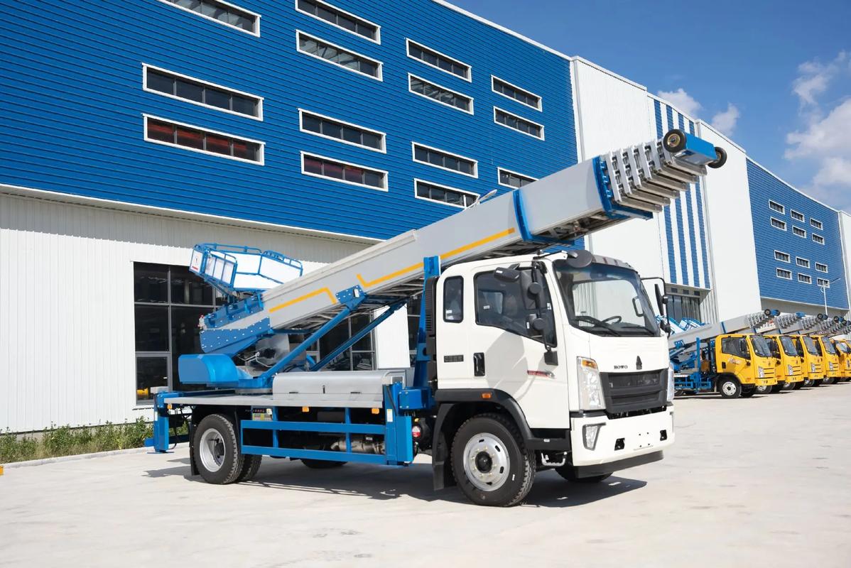 江阳出租云梯车高空作业车 建筑垃圾搬运