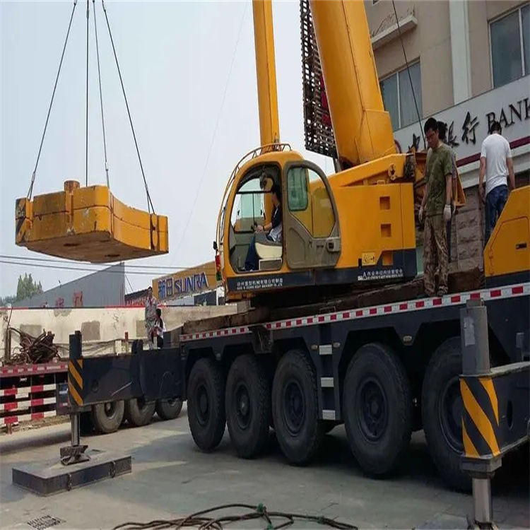 江阳吊车怎么吊玻璃